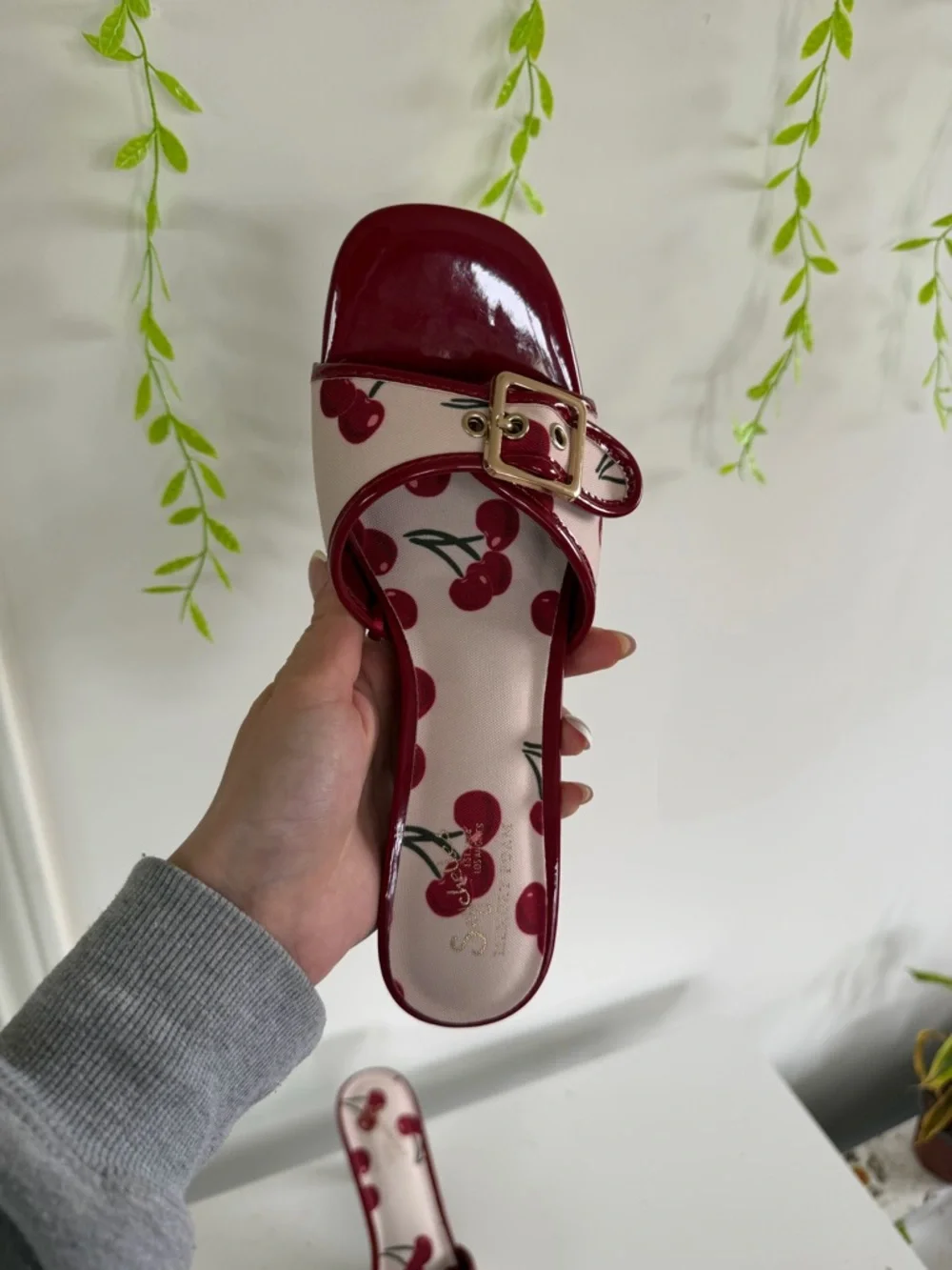 LAST FEW PAIRS Cherry kitten heels MEMORY FOAM - Picture 4 of 6
